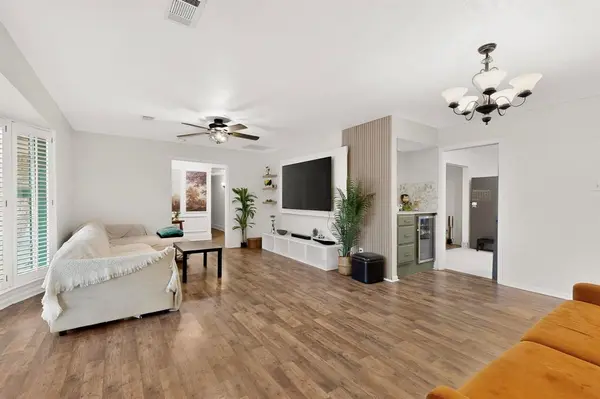 1534 Mayfield Avenue, Garland, TX 75041