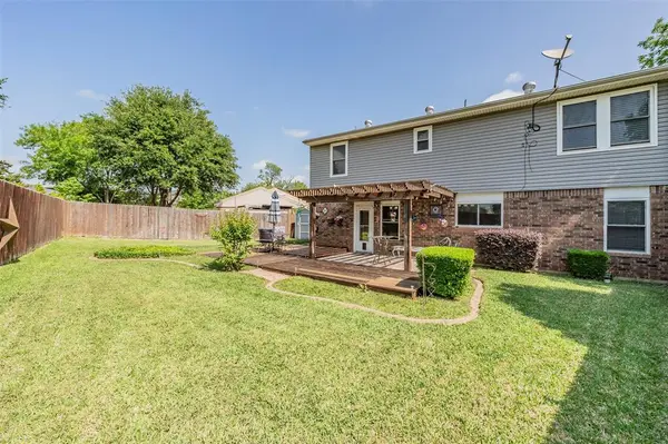 1219 Brian Court, Grapevine, TX 76051