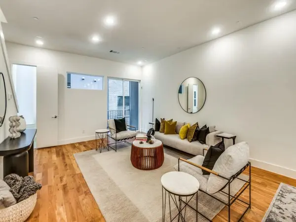 426 W 9th Street #105, Dallas, TX 75208