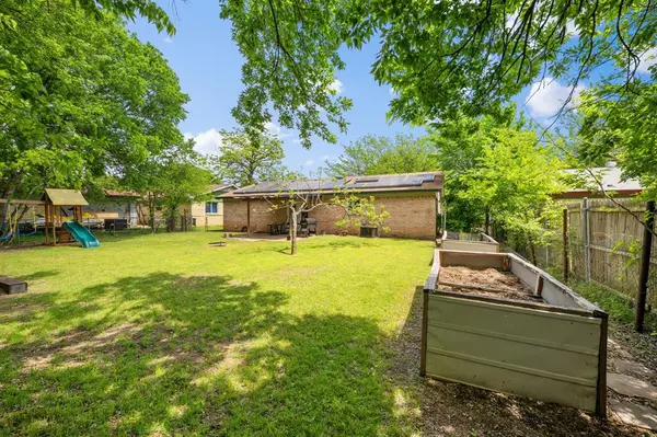 1224 Mars Drive, Cedar Hill, TX 75104