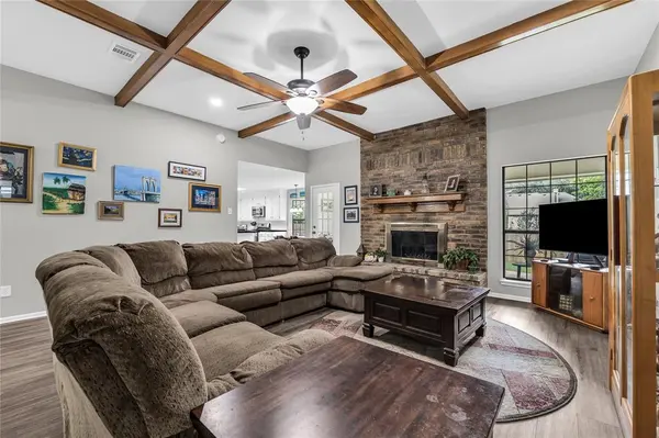 304 Neely Road, Hewitt, TX 76643