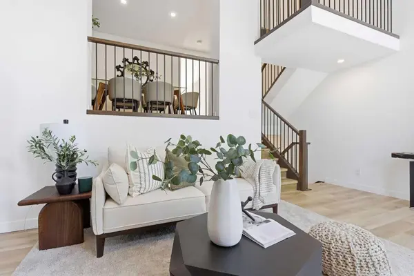 20 Point Mckay CT NW, Calgary, AB T3B 5B7