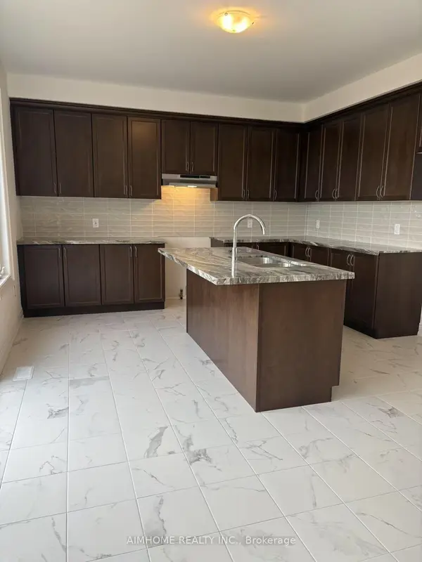 98 Keffer CIR, Newmarket, ON L3X 1R8