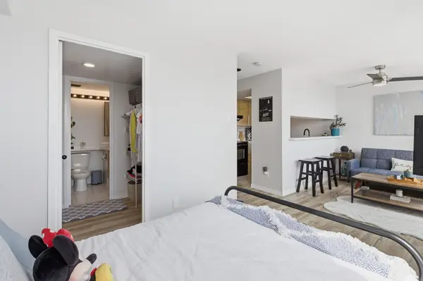 75 ELLEN ST #1102, Barrie, ON L4N 7R6