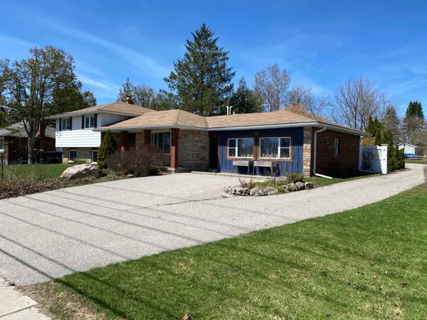 552 Big Bay Point RD, Barrie, ON L4N 3Z5