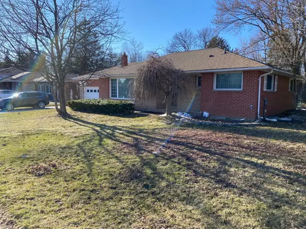 556 Big Bay Point RD, Barrie, ON L4N 3Z5