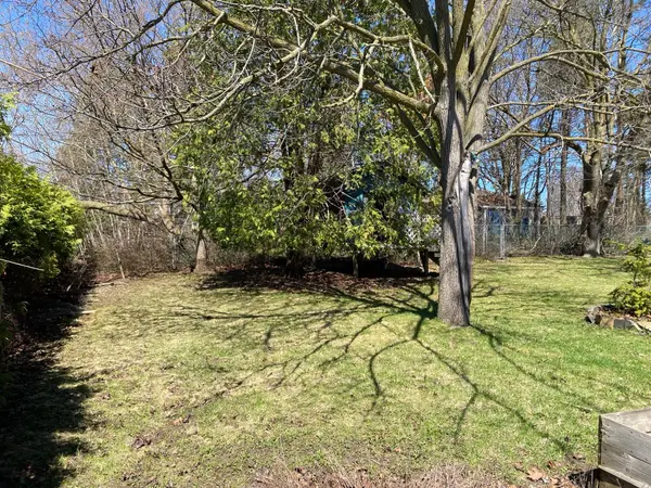 556 Big Bay Point RD, Barrie, ON L4N 3Z5