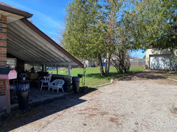 548 Big Bay Point RD, Barrie, ON L4N 3Z5