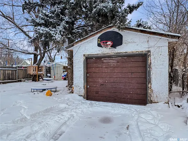 1062 104th STREET, North Battleford, SK S9A 1N4