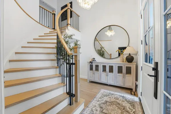 1316 Dundas ST, Burlington, ON L7P 0S6