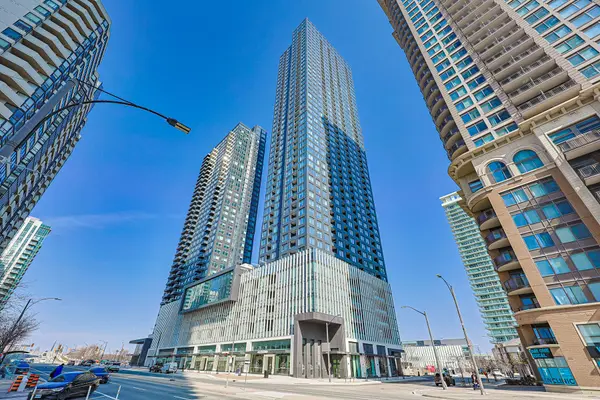 395 Square One DR #1310, Mississauga, ON L5B 0P6