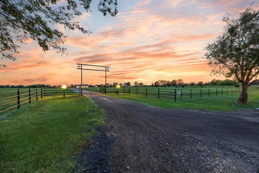 6880 County Road 4042, Kemp, TX 75143