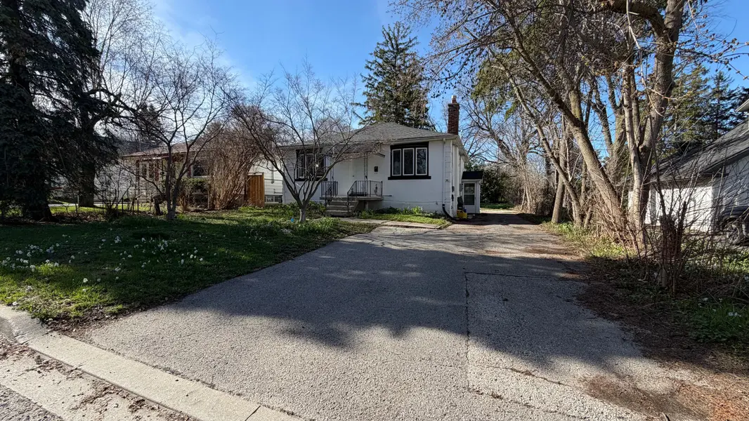 95 Roseview AVE, Richmond Hill, ON L4C 1C6