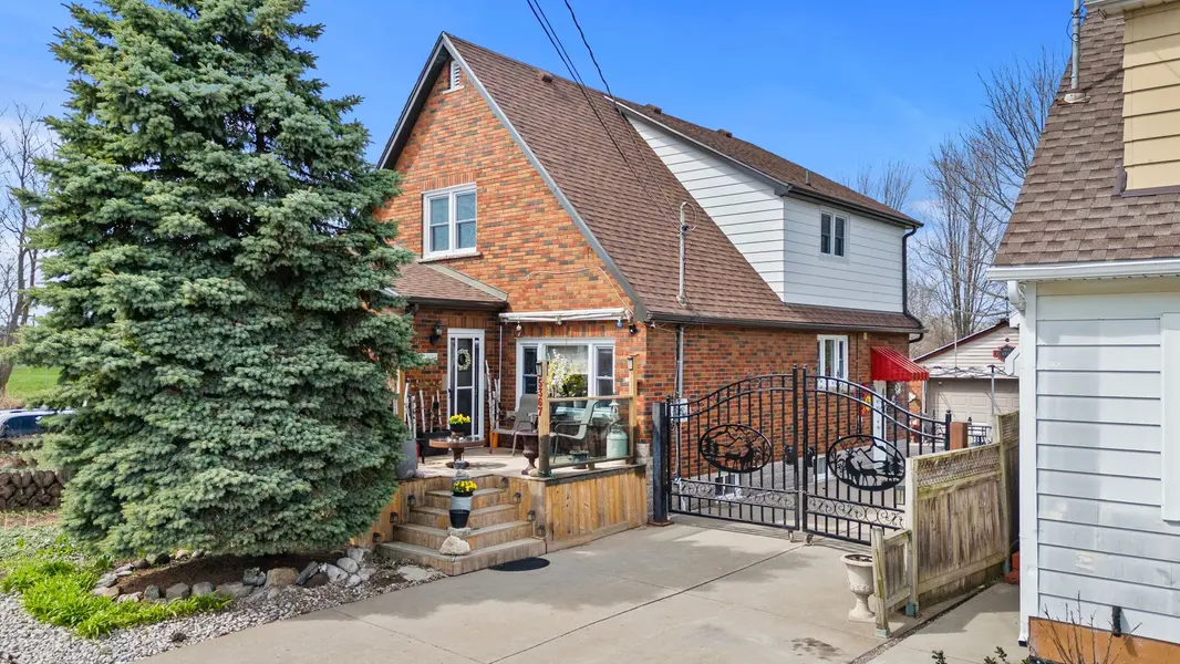 5367 Kitchener ST, Niagara Falls, ON L2G 1B6