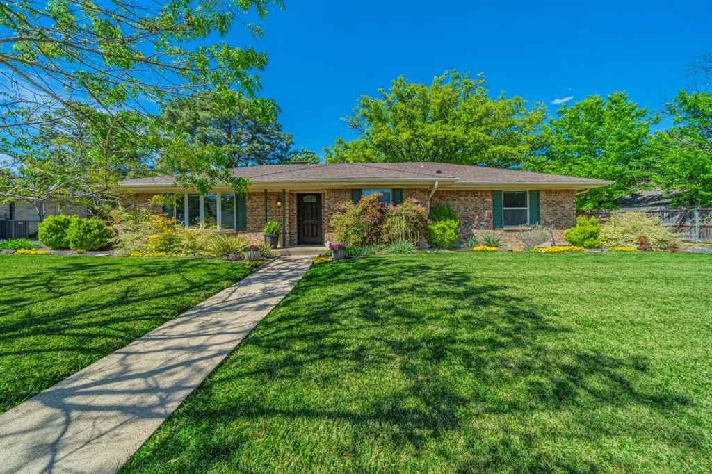 2422 Greenwood Drive, Grand Prairie, TX 75050