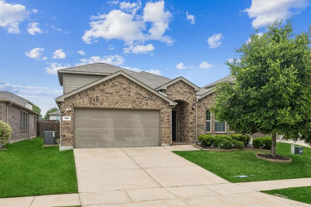 709 Cheyenne Drive, Aubrey, TX 76227