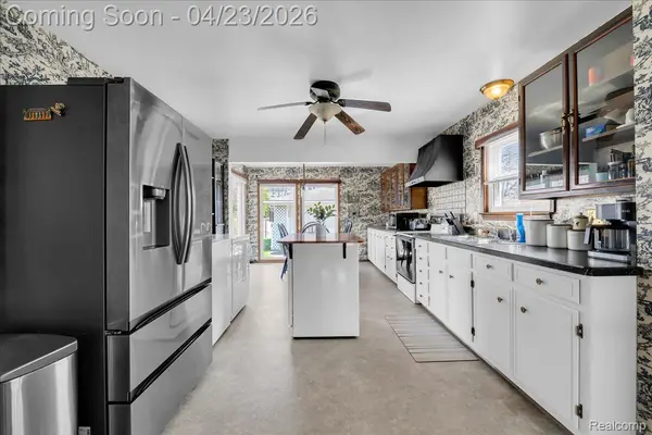 4663 Mayfair ST, Wayne, MI 48125