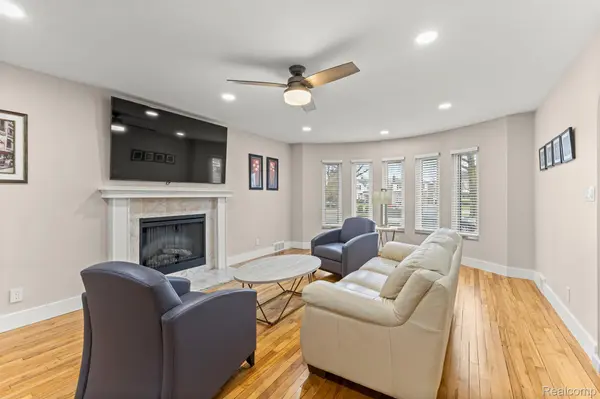 5235 W Outer DR, Detroit, MI 48235