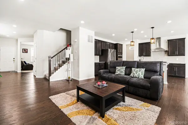 49772 Shoreline DR, Canton Charter Township, MI 48187