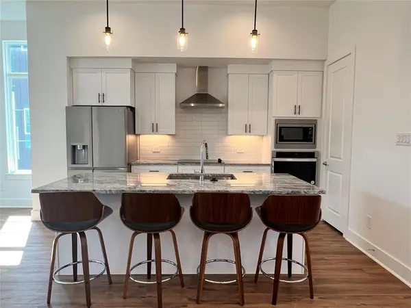 13325 Bee Street #201,  Farmers Branch,  TX 75234