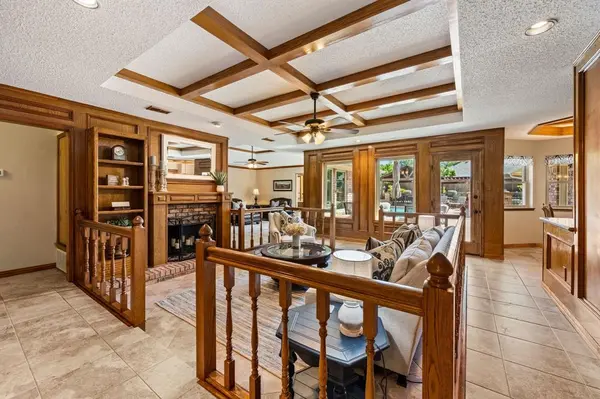 517 Highland Park Drive, Hurst, TX 76054