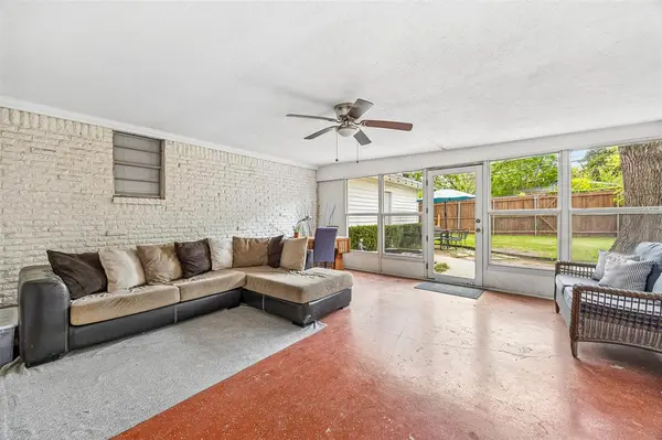 635 Classen Drive, Dallas, TX 75218