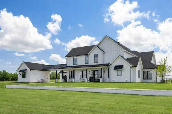 4245 County Road 1096, Celeste, TX 75423