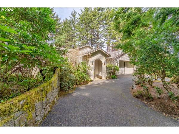 108 RIDGE CREST RD, Gleneden Beach, OR 97388