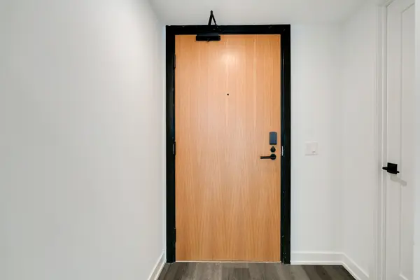 897 College ST W #518, Toronto C01, ON M6H 2C2