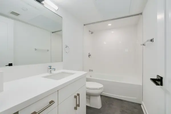 897 College ST W #518, Toronto C01, ON M6H 2C2