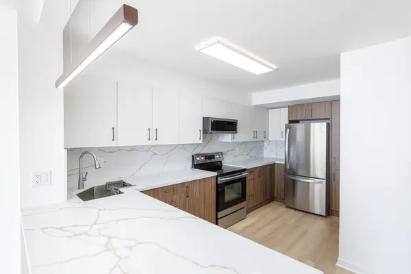 120 Promenade CIR #1206, Vaughan, ON L4J 7W9