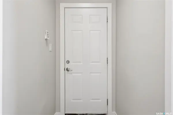 210 E AVENUE N, Saskatoon, SK S7L 1R7