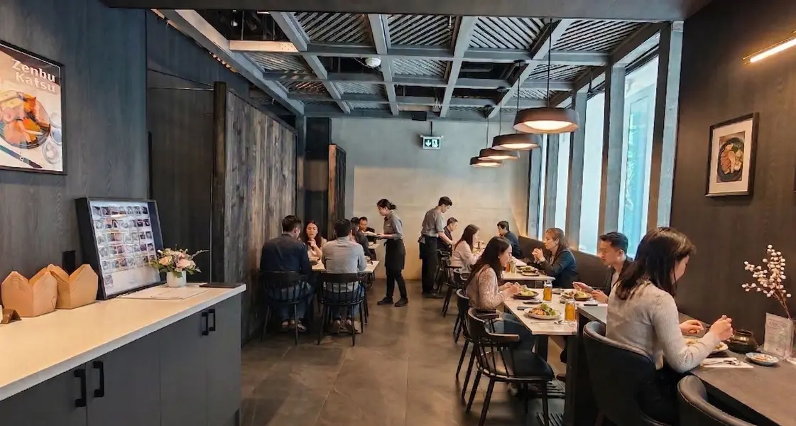 6 Eglinton AVE E #Upper, Toronto C10, ON M4P 1A6