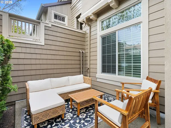 1820 NE ASHBERRY DR, Hillsboro, OR 97124