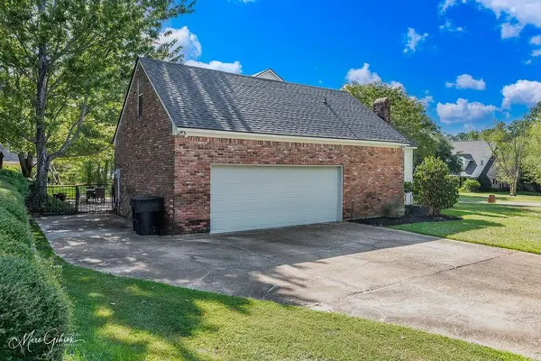 1260 Capilano Drive, Shreveport, LA 71106