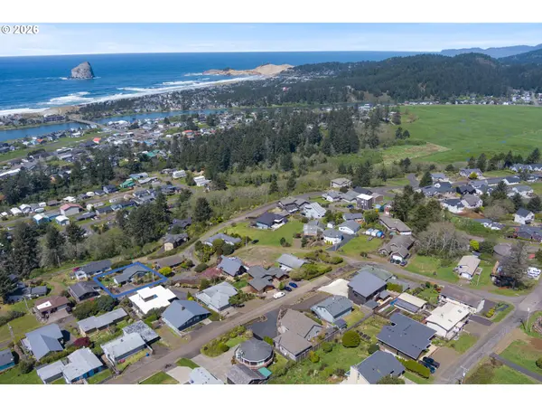 35460 LOWER LOOP RD, Pacific City, OR 97135