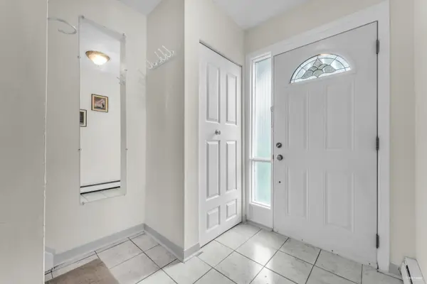 19 London Green CT #85, Toronto W05, ON M3N 1K3