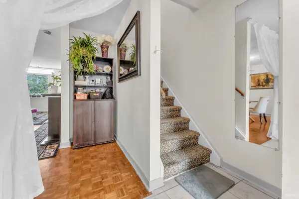 19 London Green CT #85, Toronto W05, ON M3N 1K3