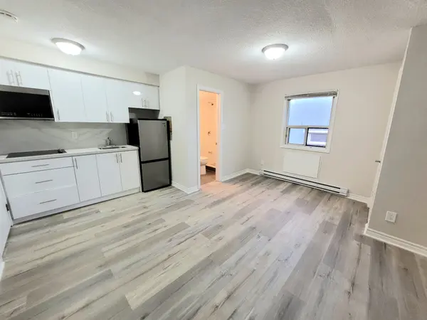 1371 King ST W #305, Toronto W01, ON M6K 1H4