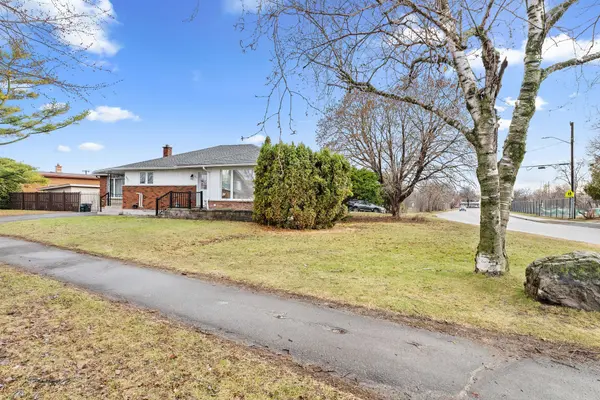 692 Claude ST, Overbrook - Castleheights And Area, ON K1K 2S2