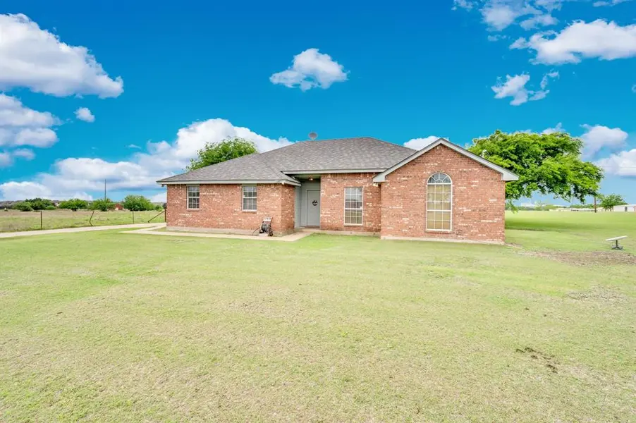 1511 N Mockingbird Lane, Midlothian, TX 76065