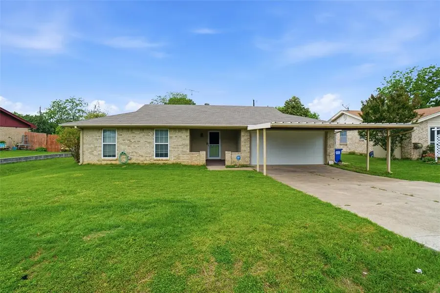 148 Lilac Lane, Azle, TX 76020