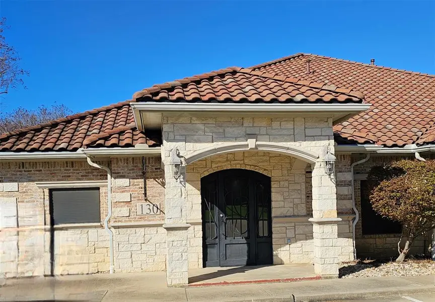 1111 Kinwest Parkway, Irving, TX 75063