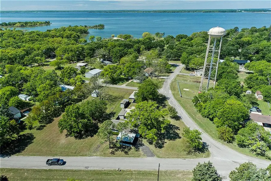 552 Oak Leaf Trail, East Tawakoni, TX 75472