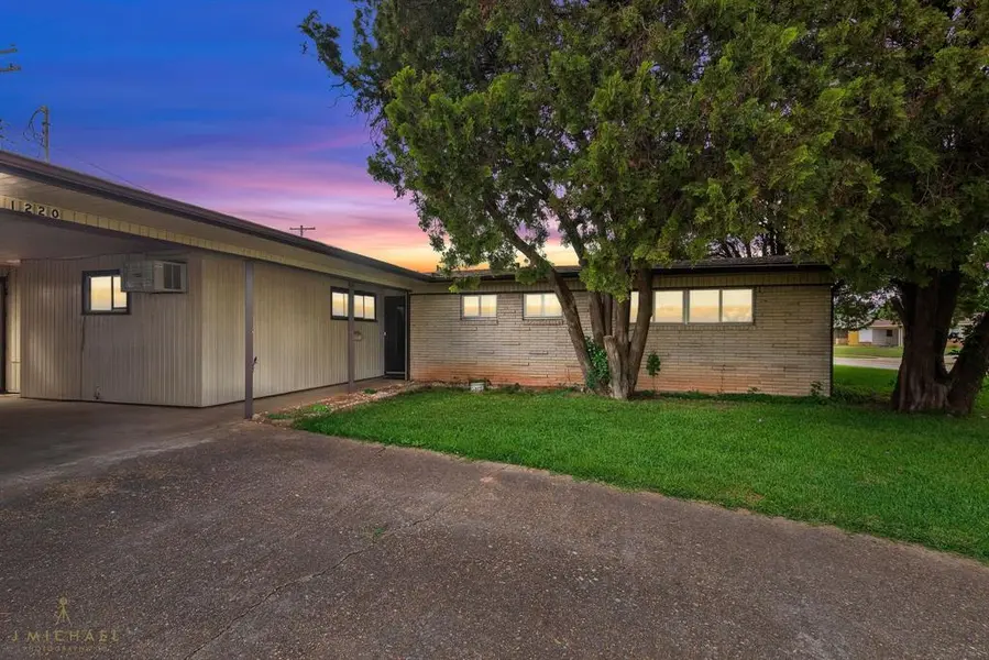 1220 Caroline Drive, Bossier City, LA 71112