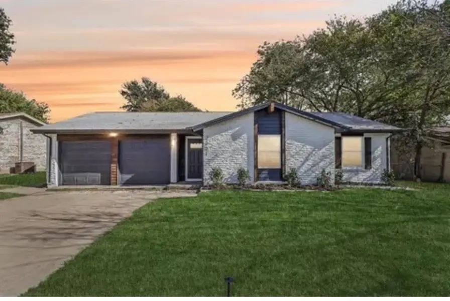 3301 Winderemere Drive, Arlington, TX 76014