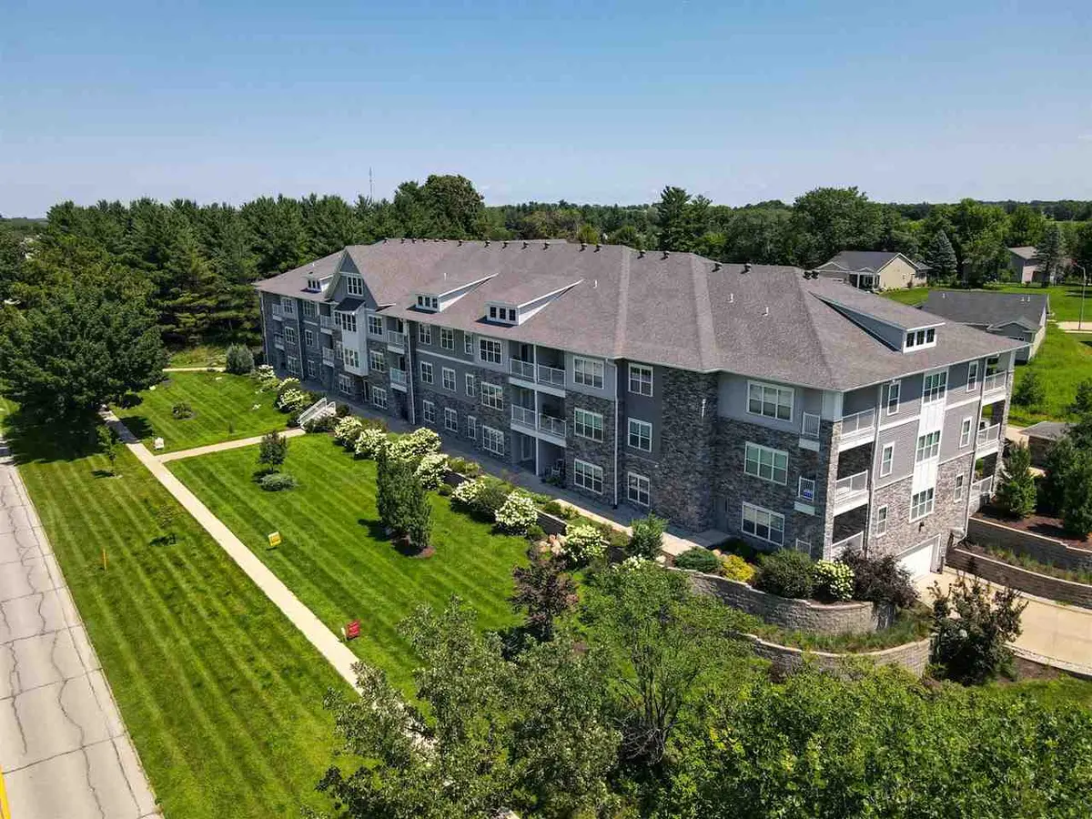 260 N Scott Blvd #104, Iowa City, IA 52245