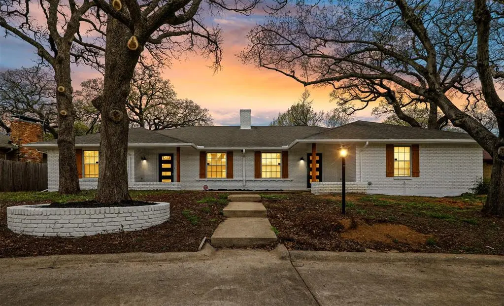 3524 Shady Valley Drive, Pantego, TX 76013