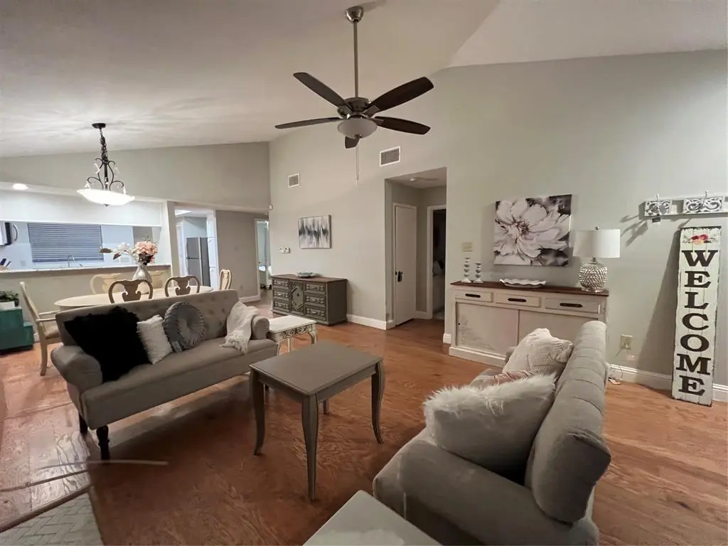 5819 Timbercrest Drive, Arlington, TX 76017