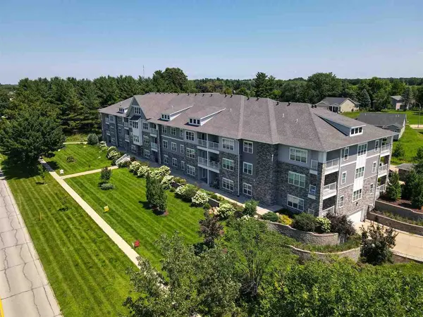 260 N Scott Blvd #104, Iowa City, IA 52245